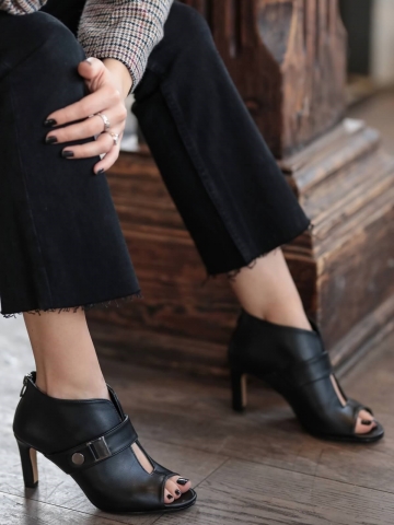 Diaz Siyah Kısa Topuklu Bootie